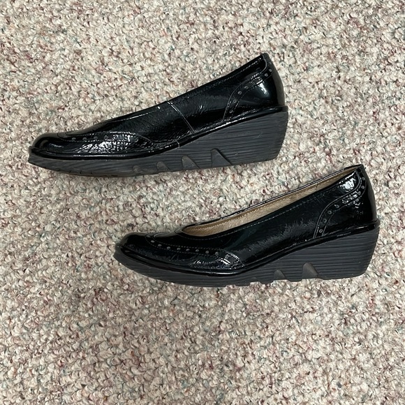 Fly London wedge heel Oxford style shoes - Picture 4 of 11